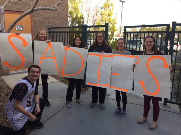 Sam Aizenberg gets asked to Sadies by a group of girls